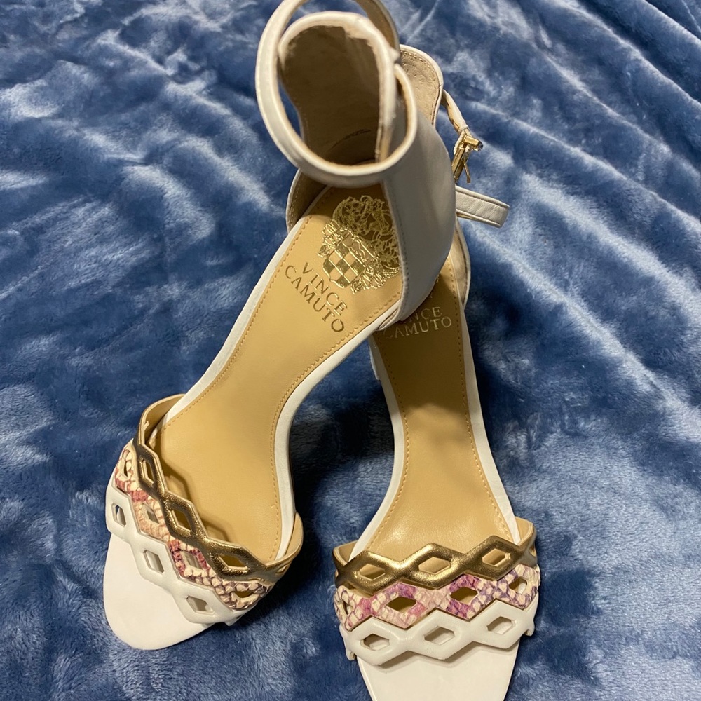 White blush Vince Camino block heels
